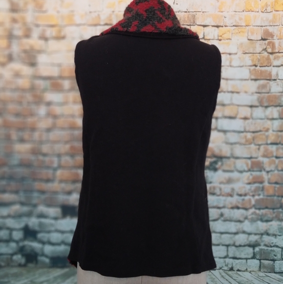 NEW Blackletter t-shirt vest - Picture 3 of 11